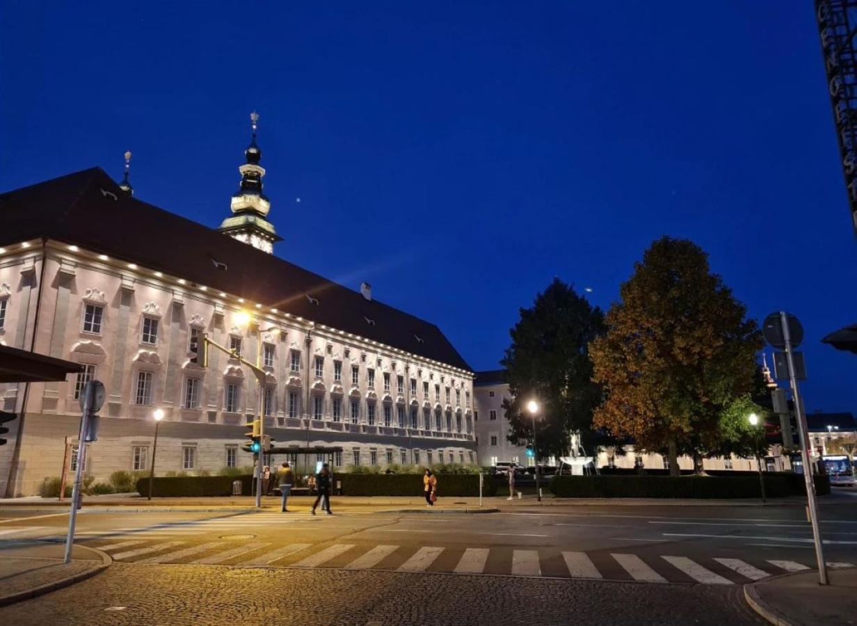 Zwischen See & Zentrum / Messe. Arbeitsplatz, Tg Klagenfurt am Woerthersee Buitenkant foto